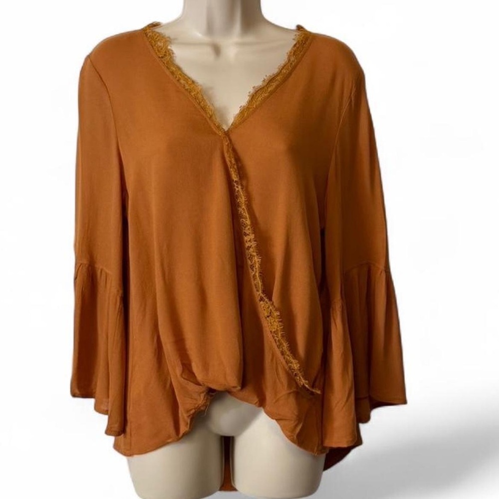 Lace Trimmed Surplice Top‎